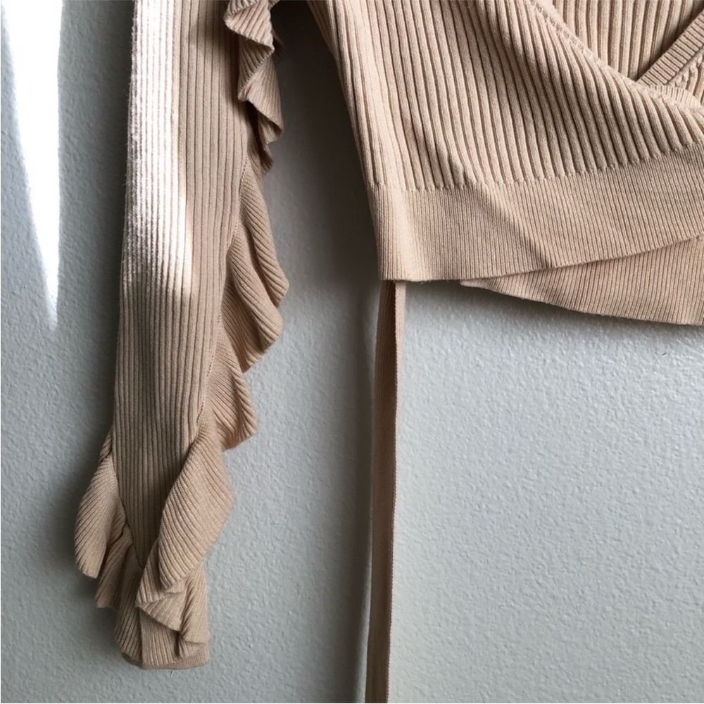 Tularosa Ruffle Wrap Cardi Top - Picture 4 of 16